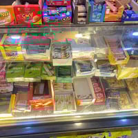 فاترينة ماطورين للبيع سعر 650 وبيه مجال بيه ضربة جام بسيطة بالخلف مكان...