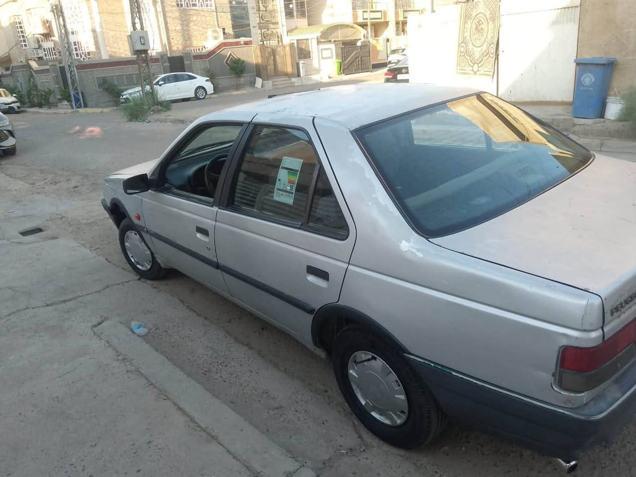 بيجو روى 2009 سيارة حلوة كير محرك جدد كشر نضيف بيها بس جاملغ امامي فقط مبدل الايمن باسمي السيارة مكانها سيديه رايدها  25 ورقة 
***********
