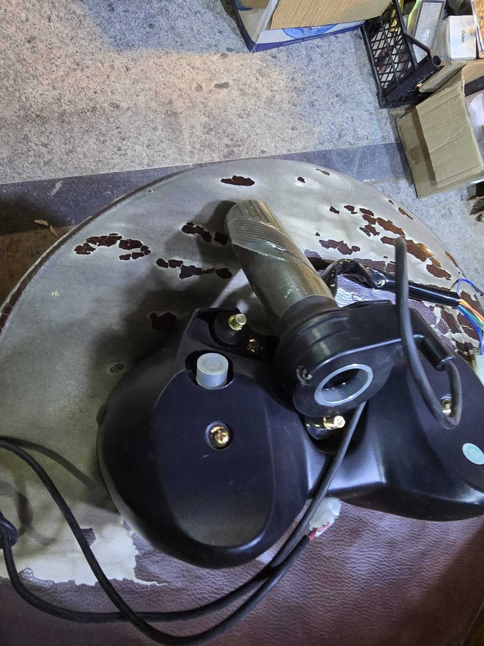 عينه ليزريه مع يده بالزين دراجه بطح سعر ٣٠ الف غير مستخدمه جديده
مكان بصره القديمه 
***********
