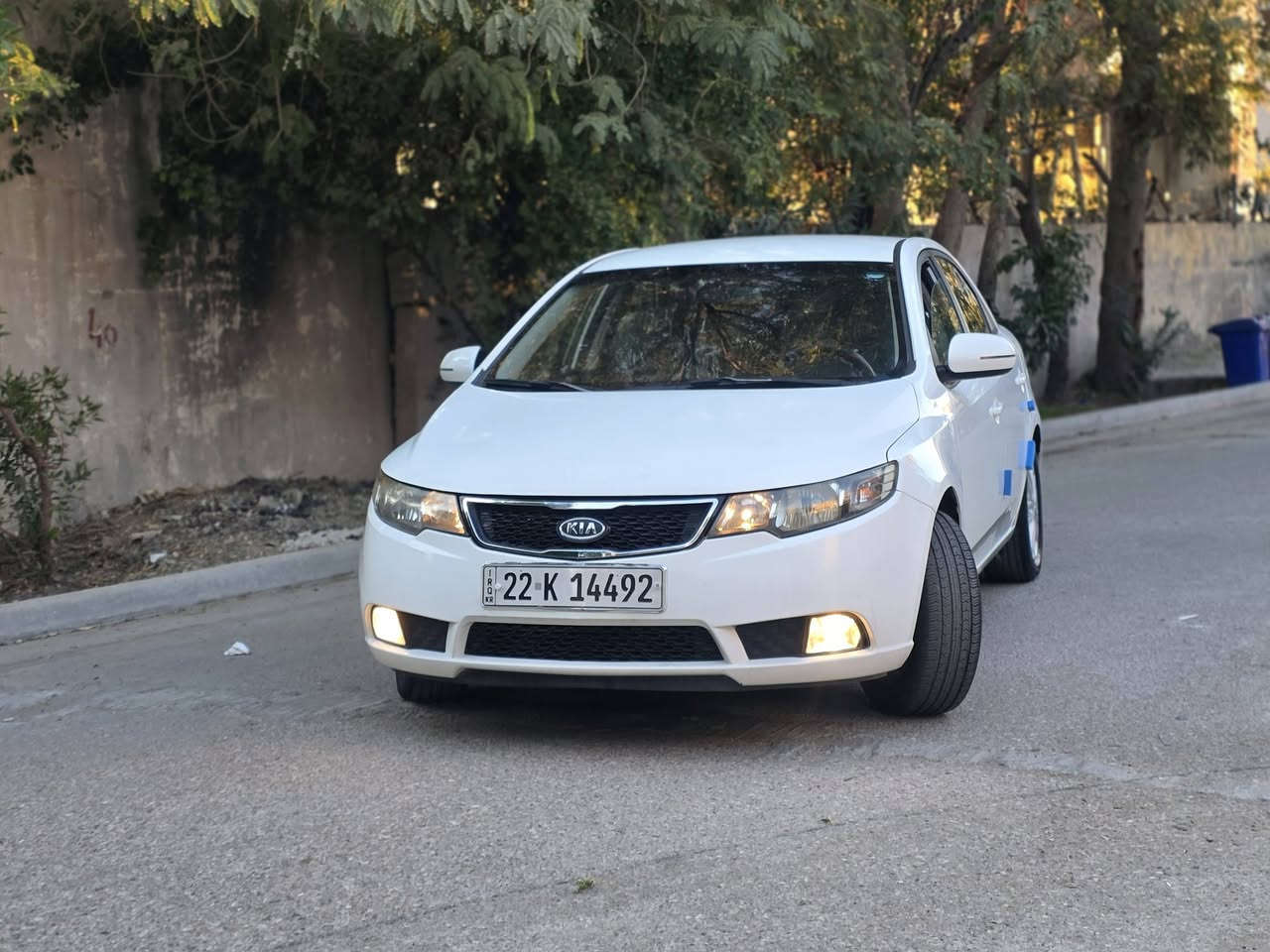 سلام عليكم من رخصت لادمن المحترم عندي كيا سيراتو موديل 2011 بيهه بس قطعه وحده  صبغ وبيهه هاي طخه بلباب الخلفي سياره كلش جديده اني شخص ثاني من مالكها من شركه حته كتلوكات الشركه بيها  محرك كير مكفول مامفتوح صدر امامي وخلفي جديد حته الهزه طلعت ١٠٠% محرك ١٦٠٠ شاشه كامرا مري شفط اشاير بالمري حافظه نظاره كيج حماوه دشبول ليزر تحكمات ستيرن كشناتها شركه ومغلفهن الهزه تنتهي ٢٠٣٠ مكاني بغداد قرب مطار بغداد رقمي ***********
