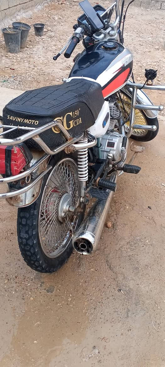 من رخصت مدمن الكروب سلام عليكم دراجه للبيع بغداد دراجه خير من الله لا تبخير ولا تنقيص دراجه يحتاجله نواقص موديل 19 سعر 300 وبيه مجال ***********  ما موجود فيس
