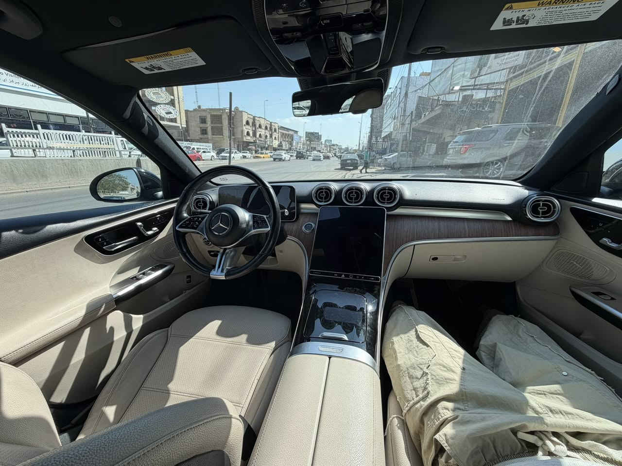 سلام عليكم 
2023 
C300
فول الفول 
معروفه مواصفاتها تجي مفوله للاخير 
5 صبغ بدون دواخل 
كير محرك كفاله 
عارضها 295 وبيها مجال
***********
مكاني بغداد حي جامعه
