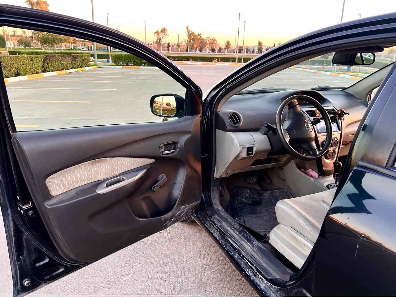 تويوتا يارس 
٢٠١٠
مواصفات خليجي 
ده بل گيچ
هه موو شتي نوييه 
مه كينه ي نه كراوه ته وه 
سه ياره كي زور خاوينه 
سعر . 92 وه ته قه و مجال 
ژ.ت . *********** أربيل, العراق
