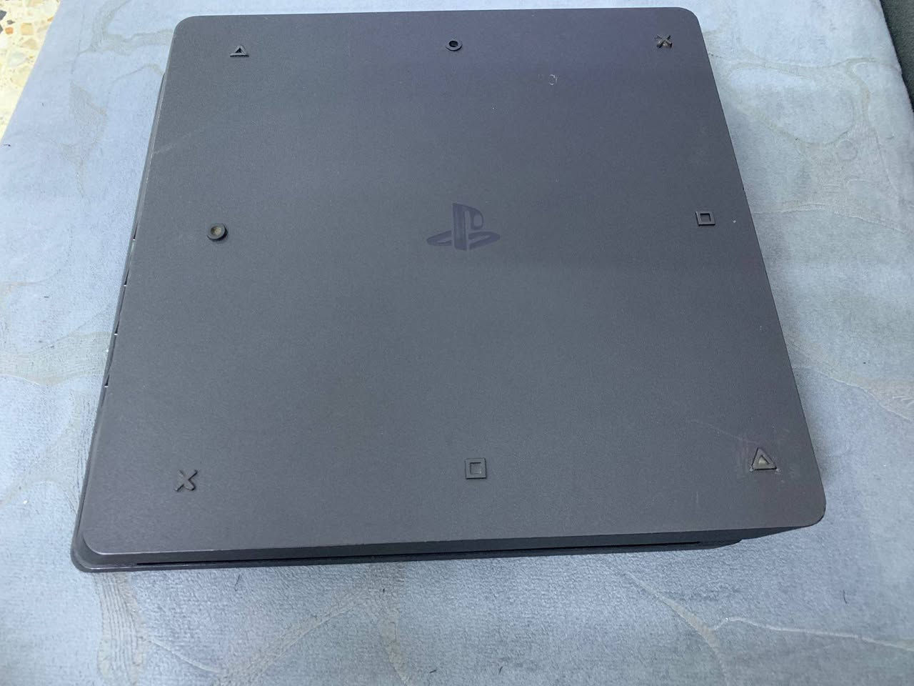 PS4 SLIM 1TB ONLINE
المكان- بغداد/بلديات/شارع المصرف.

الجهاز نظيف جدآ مثل ما واضح الداخل مالته، فقط شخط على البلاستك الخارجي،
الجهاز اخر اصدار CUH-2216A أفضل و أبرد اصدار، و اخر تحديث،
الملحقات؛
1- واير HD+واير الشحن+واير الباور
2-جويستك 1 جدا نضيفه اصلية 
3- 3 اقراص نضيفات أيضاً بدون اي شخط 
Minecraft 
Spiderman: miles morales 
fifa 2021
4- جهاز UPS 850V جدييد استعمال قليل. 
السعر 330 قفل قفل رجائاً لا تراسل لاي غرض غير الاستفسار.
الرقم: ***********.
