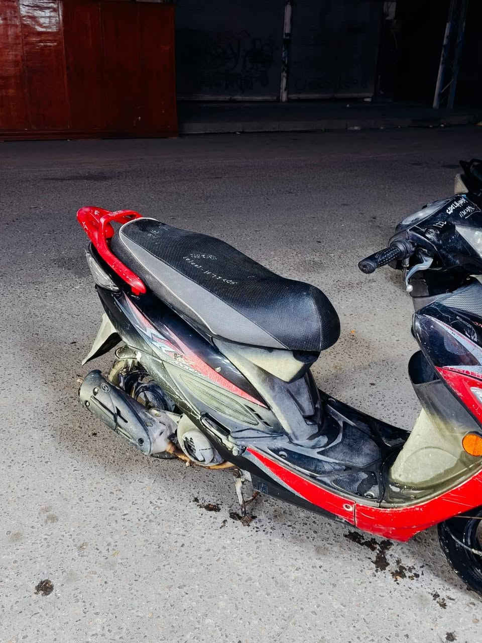 السلام عليكم شباب دراجه كامكو جي فور للبيع حاويه الشراي يدخل خاص او يتصل سعرها ٥٢٥ وبيها مجال قليل *********** نجف
