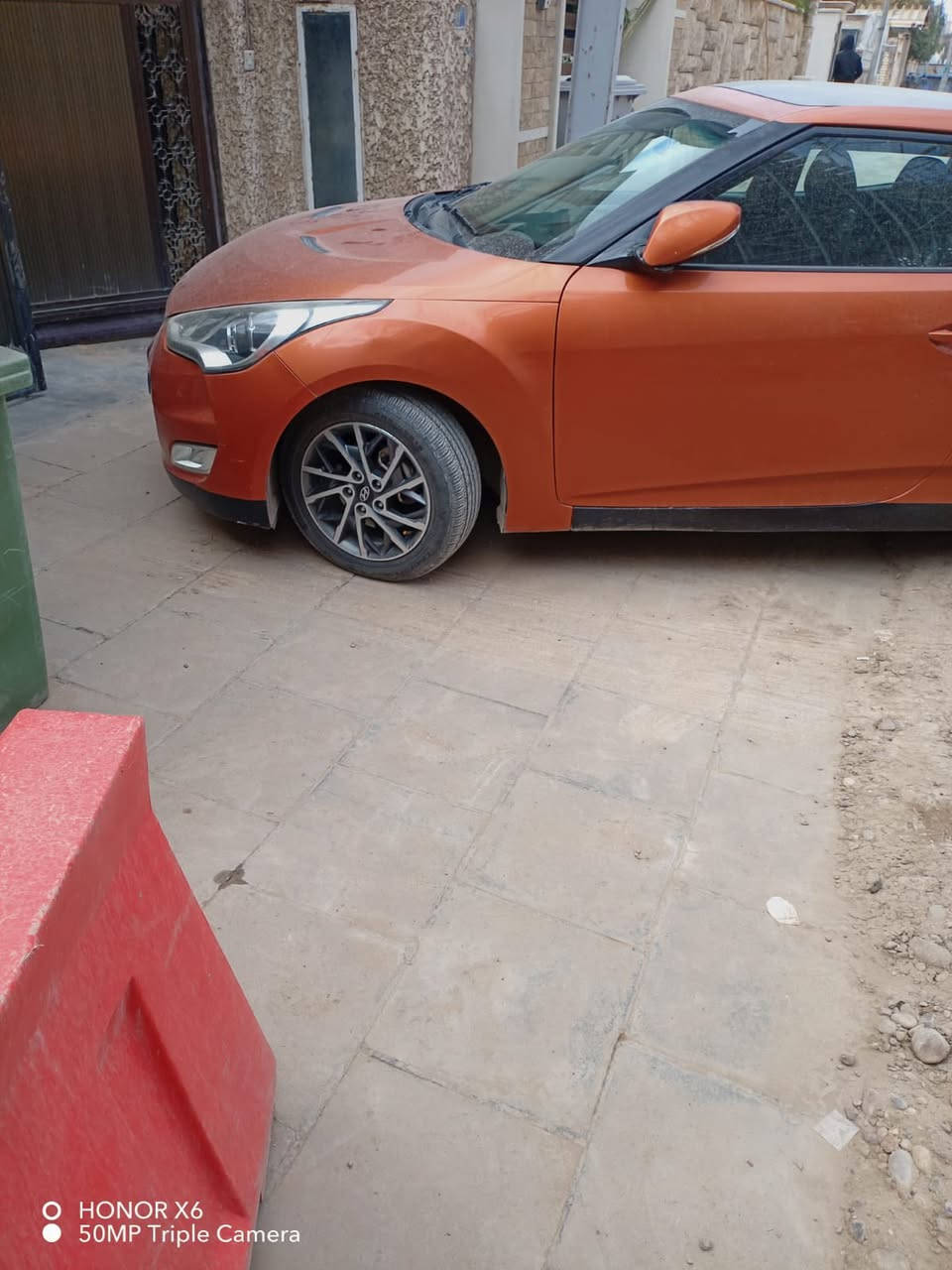 السلام عليكم هونداي فولستر ٢٠١٢ وارد كوري لون برتقالي  السياره ماشيه ١٥٥ كيلوا رقم بغداد انكليزي بيها قطع صبغ مثل ما موضح بالسونار مكينة ١٦٠٠ جي دي اي عادي مو توربو كير  at  المرغوب  وفيت بم ونوزلات جديد داخل حلو شاشة وكامرة خلفية وحساسات  كشنات تدفئه مانع انزلاق    للاستفسار الاتصال على صاحب السيارة والرقم بي واتساب***********   السعر٨٠وبيها مجال
