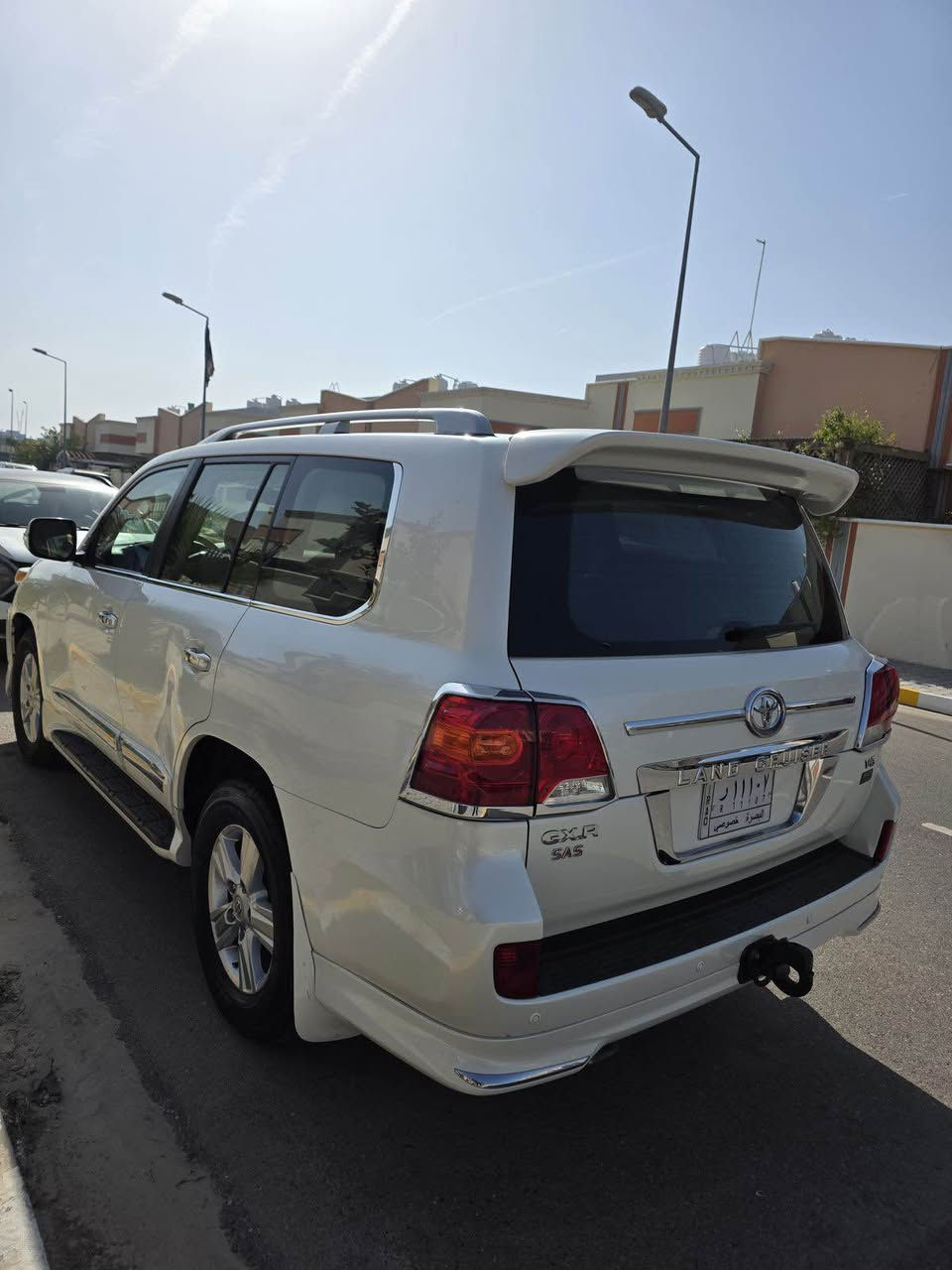 السلام عليكم ورحمة الله

لاندكروز موديل 2014  -6 - جديده جداً جداً

رقم بصرة مميز 

سيارة كفالة عامة  مكينه كير كفالة 
مغلفه ppf
ماعدة بارد واحد صغير فقط 

سيارة جاهزة تخم تاير حدادية مال جني 

الاستفسار ***********
مكاني بصرة البصرة, العراق
