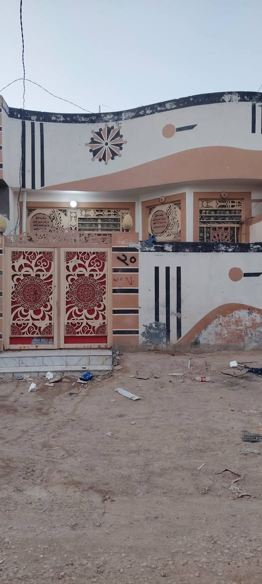 بيت 100 متر للبيع 

#طابو_زراعي_سند_25 #مشمول-بلتطويب
#مرقم-من-المختار 

يحتوي على 
( أستقبال +غرفة نوم +صالة+مطبخ+ صحيات
داخل وخارج ) 

بناء صب  كونكريت اساس وسقف 
بورسلين + سيراميك + سقوف

جميع الخدمات متوفره // كهرباء + مولده + نت ضوئي + مدارس حكومي واهلي +سوق قريب جدا)  

العنوان / مقابل قرية الغدير عمود 276 

السعر /37 وبيه مجال ( بيع مستعجل)  

للأستفسار اتصال +واتساب @***********
