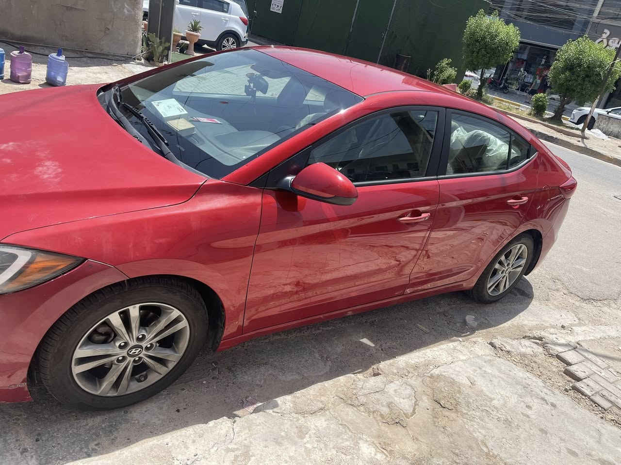 النتره 2017
سياره حادثه بنيد طاير
وبالعراق بيه جاملغ شاصي من حوه بي لحيم صغير منشور صورته
عليه ادامه كامله 
تخم تاير جديد
نوزلات بلكات مجاول كله جديد 
السياره ماشيه 80 الف
بصمه شاشه كشنات تدفئه رادار 
رقم بغداد بسمي 
بغداد الحريه
***********
