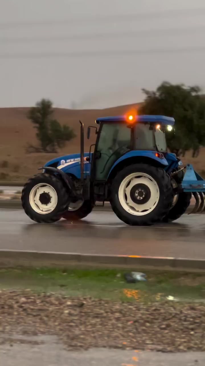 بۆ فرۆشتن بێ عەیب و عار تەنها یەک تاخم رینگی تیا گۆڕاوەتەنها مەکینەی کراوەتەوە  سەرف و بوخار  و مەکینەو گێر و ئەکسل و پەمپ و کارەبای  بە شەرت . 
مۆدێل ٢٠١٣. بلوماستەر رەقەم سەنەوی هەولێر  هەموو شتێکی بێ عەیبە
0771 9621990
