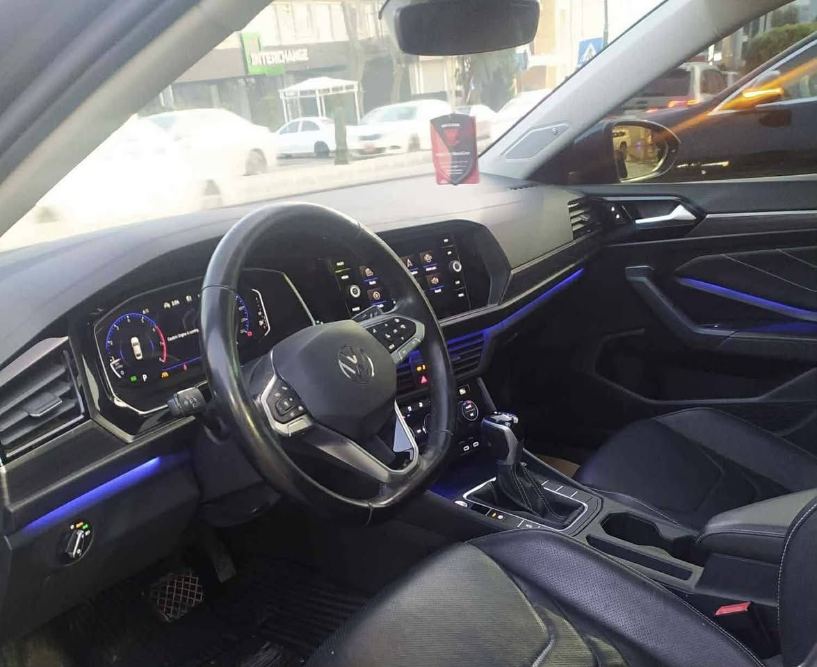 جيتا 2022 SEL Premium 
محرك 1.5 تيربو
حالة ممتازة، بدون قطع، تعديلات بسيطة فقط
کل الوسائد هوائية سلیمة
ویل كروم
لوحة عدادات إلكترونية
نظام Apple CarPlay لاسلكي
نظام Android Auto لاسلكي
شحن لاسلكي
خاصية التثبيت التلقائي Adaptive Cruise Control 
بانوراما
بصمة
مقاعد كهربائية مع مساحة تخزين
مقاعد جلدية
مقاعد دافئة وباردة
رادار
خطوط مساعدة على الطريق
مساعد أمامي وفرامل أوتوماتيكية
حساس للمطر
مثبت سرعة
كاميرا خلفية
سماعات Beats Audio
داخل 10 ألوان
ثلاثة أوضاع قيادة (اقتصادي، عادي، رياضي)***********سعر 168$  ***********
