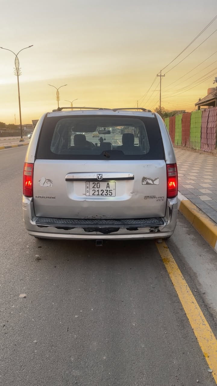 � للبيع – دوج  كراند كرفان  🚘
🔹 اللون: رصاصي

🔹 المواصفات: SXT

🔹 المشي: 265 قابل للزيادة 

🔹 الرقم:  ديالى إنكليزي جديد

🔹 السنوية: باسمي أنا المالك 

صور السونار مرفقة  مع صور السياره 

موديل 2009 المرغوب 

محرك 3800  V6

المواصفات والتجهيزات:

✅ تبريد ثلاث قطع

✅ أبواب كهرباء

✅ كشنات  جلد

✅ كشنات منفصل

✅ كشنات  كهرباء

✅ فرس وسطي أرضي

✅شاشة اعطال 

✅تشغيل عن بعد

✅ تخم تاير جديد قبل اقل ال 10 يوم 

✅ السياره ما بيه لا جطل  ولا  تيب ولا كتف  ولا اي تلزيك  الصدرالامامي نسبة 40 ‎%‎

الخلفي دبلات جديد السميك 

المكان بغداد 

وبالخير على الي ياخذها  وتصير من نصيبة  

💰 السعر: 90 ورقة وبيها مجال بسيط 

📍 العنوان: بغداد 

📞 للتواصل والاتصال

***********

ملاحظة: اذا اكو مراوس سيارة صالون عادي
