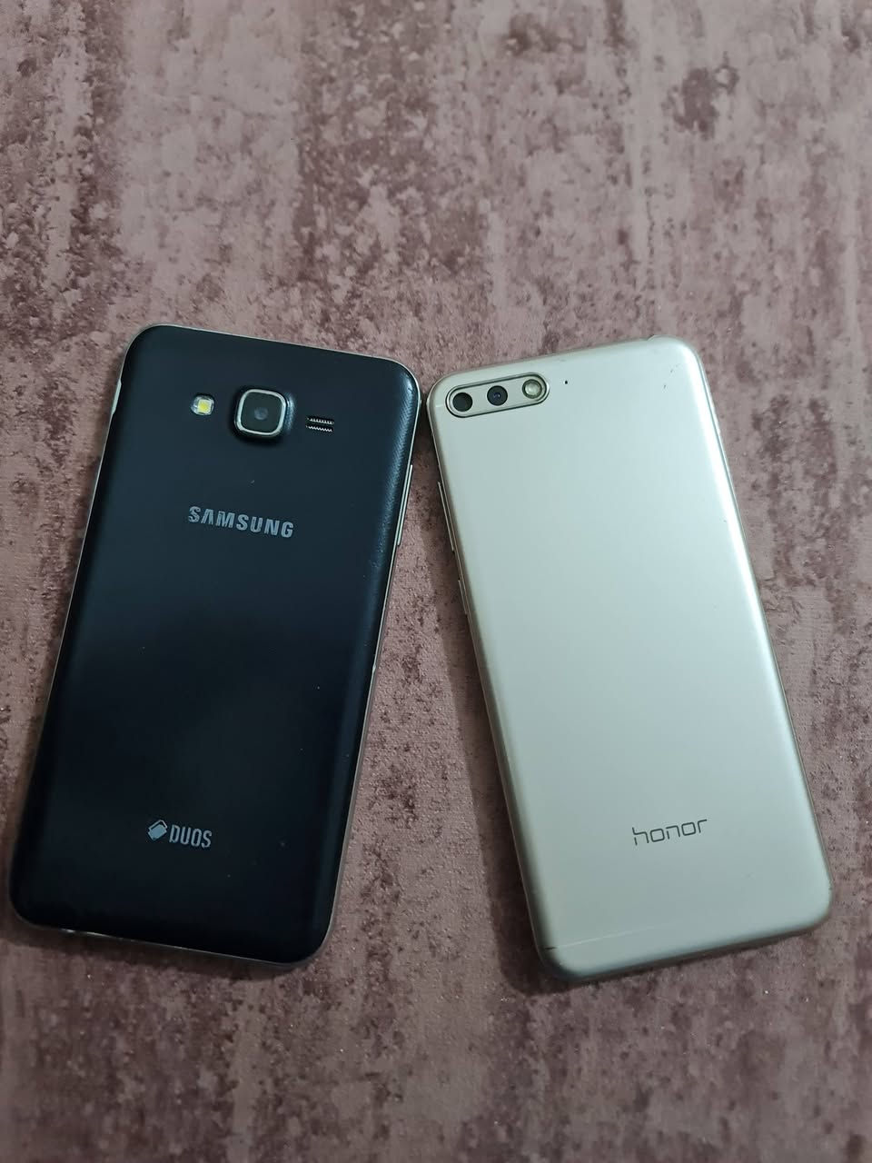 #موبايل العداد٢
J7 cor
الذكره ٣٢
نضيف وفول وضمان شهر
والثاني 
هونرx7
الذكره ٣٢
مفطوره بلزمه فقط الهونر
والباقي كله شغال العاب يوتيوب
حته بوبجي يصر بيهن
اامكان كربلاء
اثنينهن
السعر 75قفل
الجهزه ضمان
***********
***********
