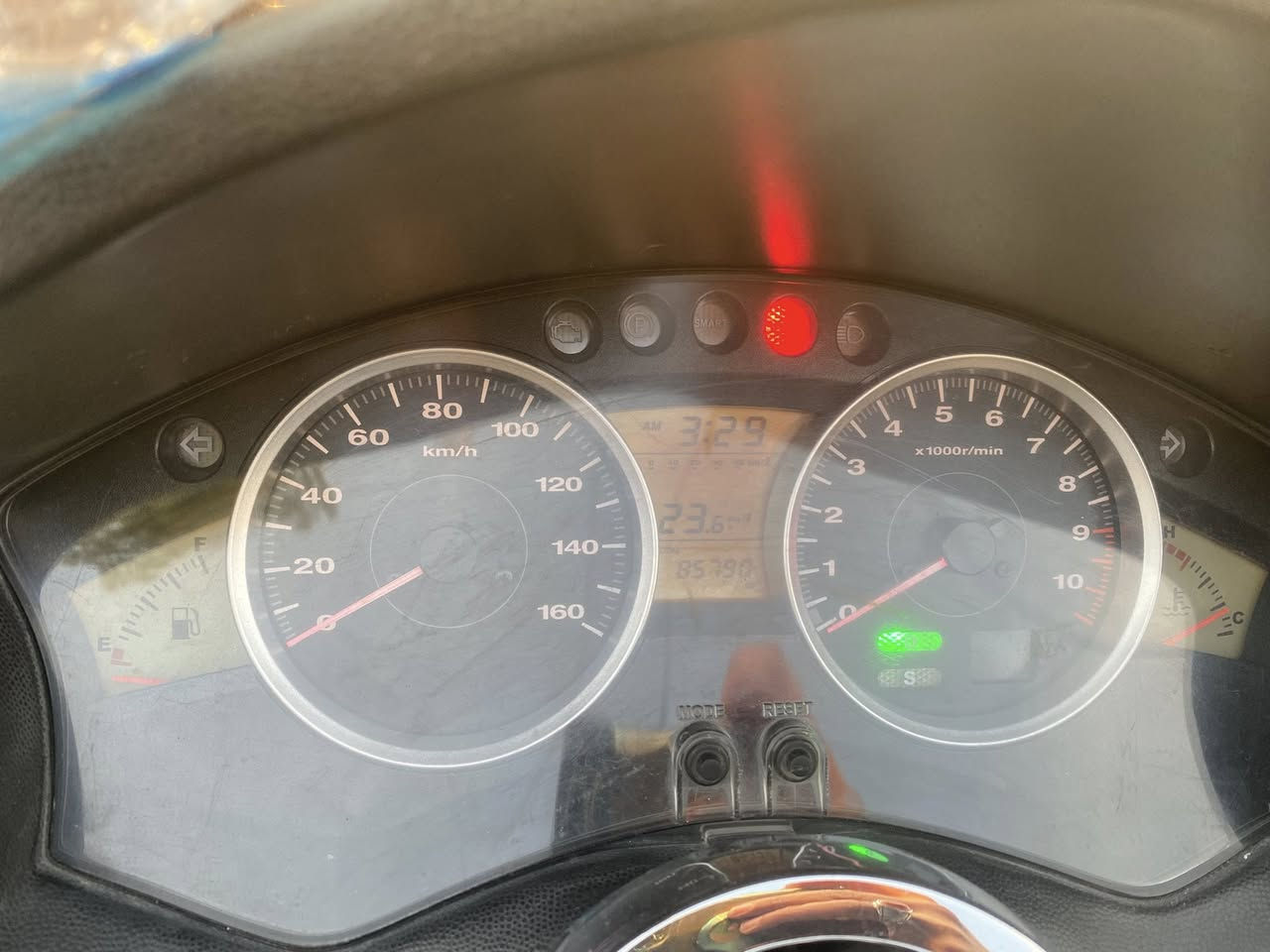 0/10بس الكير ملغي وغراضه موجوده السعر 1400 مكاني بغداد الكاظميه ***********
