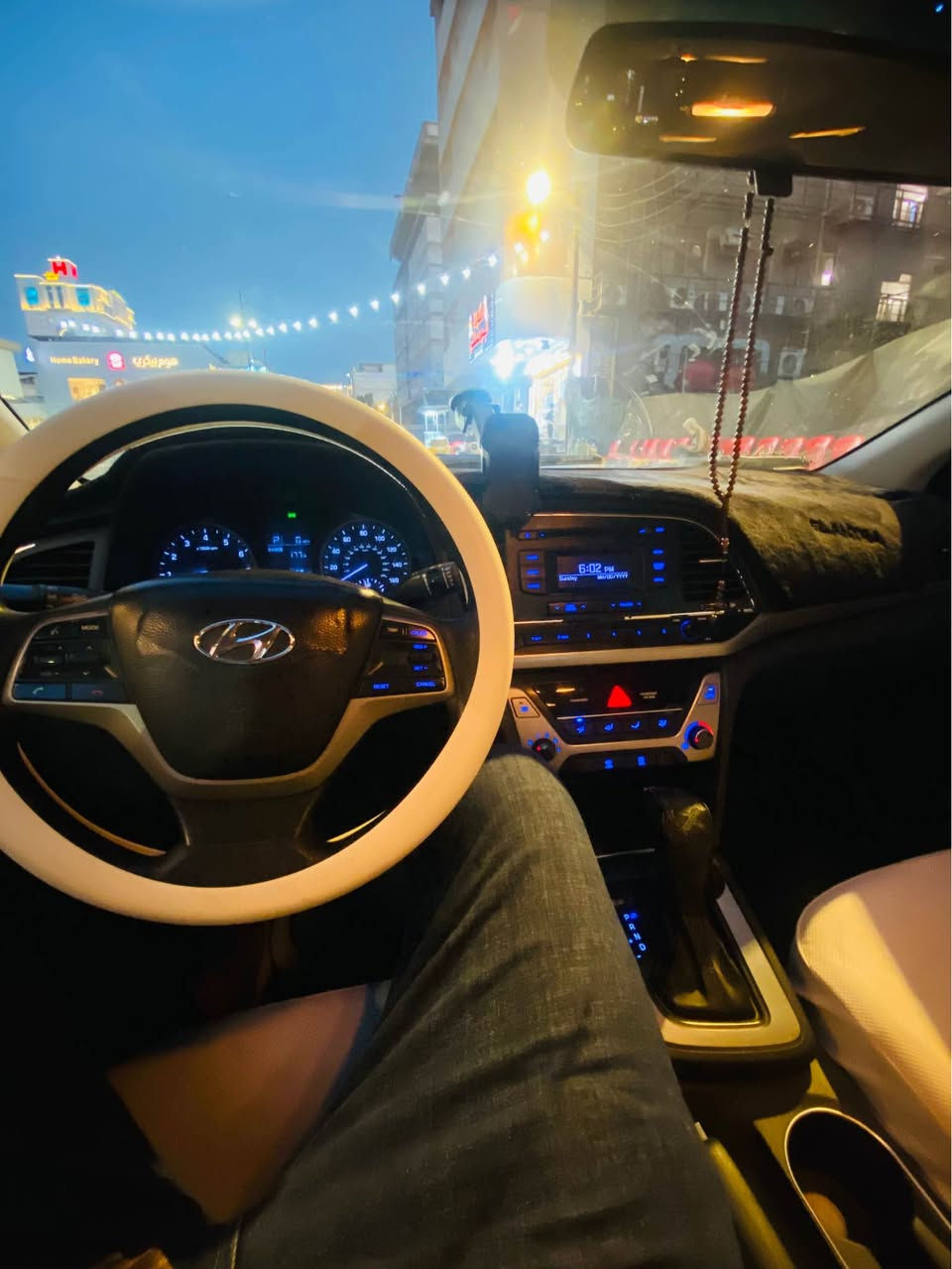 السلام عليكم ورحمة الله وبركاته 
النترا للبيع السعر 100 وبيها مجال قليل
مديل 2018
كفاله كير ومحرك 
محرك 2000 دوشش
كير ايتيييي
تبريد ثلج 
حداديه جديد اقل الشهر من نفضتها
تخم تاير
اريضه جلد 
كشنات جدد 
تحكم استيرن
منضومة زنون كامله
سياره خير من الله برغي ماناقصها تشتري كبل للشارع ماتصرف عليها ربع 
توني نفضتها فيت بم نوزلات بلكات ادامه كامله سويتلها على الصيف : مقصها بس بوليش فقط
الاتصال ***********
مكاني البصره الجمعيات أو الجزائر البصرة, العراق
