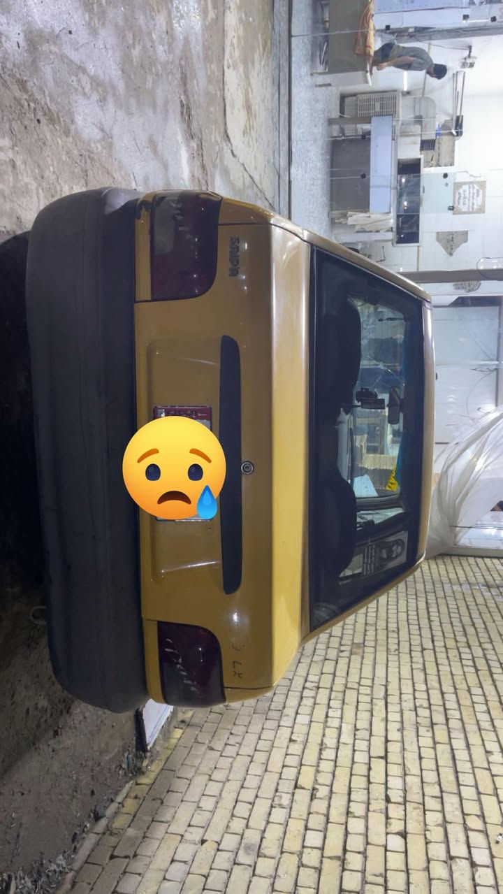 سايبا موديل 12 سياره شوفت عينك نضيفه راعيها مااندله اتكفل سرقه وعشائر واذا كانت عليها اشاره حجز. 
العنوان بغداد السعر 15 وبيها مجال سنويه 29. 
***********. يوجد واتساب
