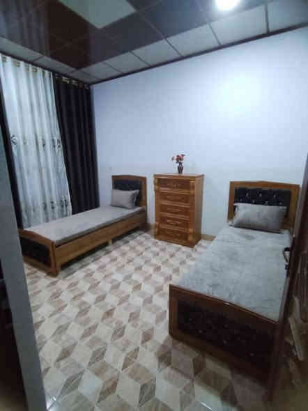 للبيع 
دار بناء حديث حي الاخاء الفرع الي بعد جامع الصادقين ثاني فرع عاليسار ١٢٠م واجهه ٦  قرار تمليك البيت واجهه حلان الطابق الارضي غرفة نوم وحول واستقبال وصحيات والطابق الاول غرفتين نوم وهول وصحيات (السعر155مليون)وبي مجال 
الاتصال ‏‪‏‪***********‬‏
‏‪***********‬‏
