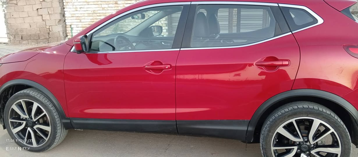 اسلام عليكم 
نيسان روج 2017 بغداد انكليزي باسمي هزه جديده
فول مواصفات ماشيه 21 الف وقابل للزياديه السياره كلش نضيفه بالعافيه على الياخذه كير محرك مكفول 2000
 المرغوب للستفسار علق بتم يوصلك السعر اوتصال 
مكان واسط 
***********
***********
