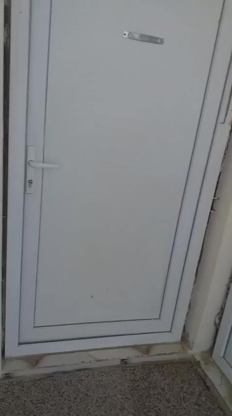 السلام عليكم ورحمة الله وبركاته
بيت مؤثث للبيع يباع مع الأثاث مساحة البناء 200م بالإضافة إلى بستان خلفي بمساحة 500م في مركز مدينة شقلاوه منطقة سفين وعلى سفح جبل سفين وبسعر 36.500 $3شدات و65ورقه وقابل للتفاوض الدار رقم بلدية فاتورة الماء والكهرباء بأسم صاحب البيت


**إذا كنت صاحب هذا الإعلان وتريد حذفه لأي سبب، رجاءا أرسل رسالة إلى الدعم الفني**