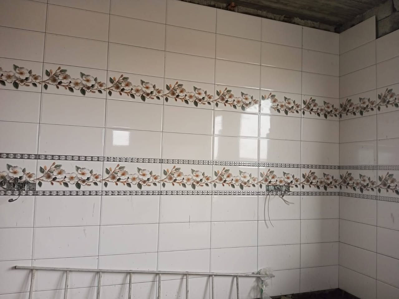 سلام عليكم يوجد كادر سيراميك متفرق حالين شغل شوف العين شغل وزن بليزر وسعار جدن مناسبه الاستفسار ***********اصطه مصطفئ
