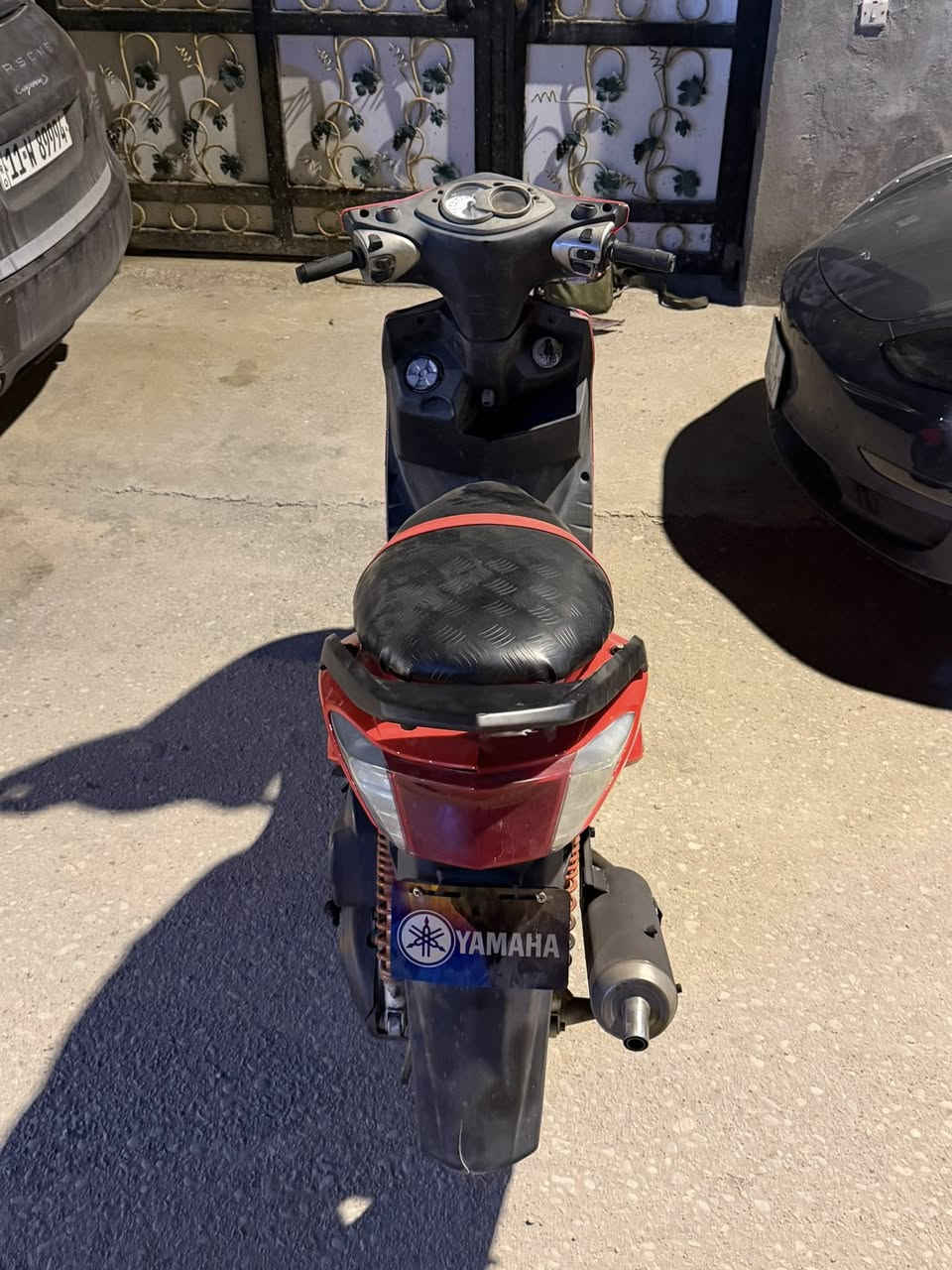 سكنس فحل نضيفه جدا المحرك بلادي والدراجه ناعمه ومعدل حلو وماناقصها شي  مكانها البصره ابي الخصيب 
رقم الهاتف ***********
السعر 950 الف
