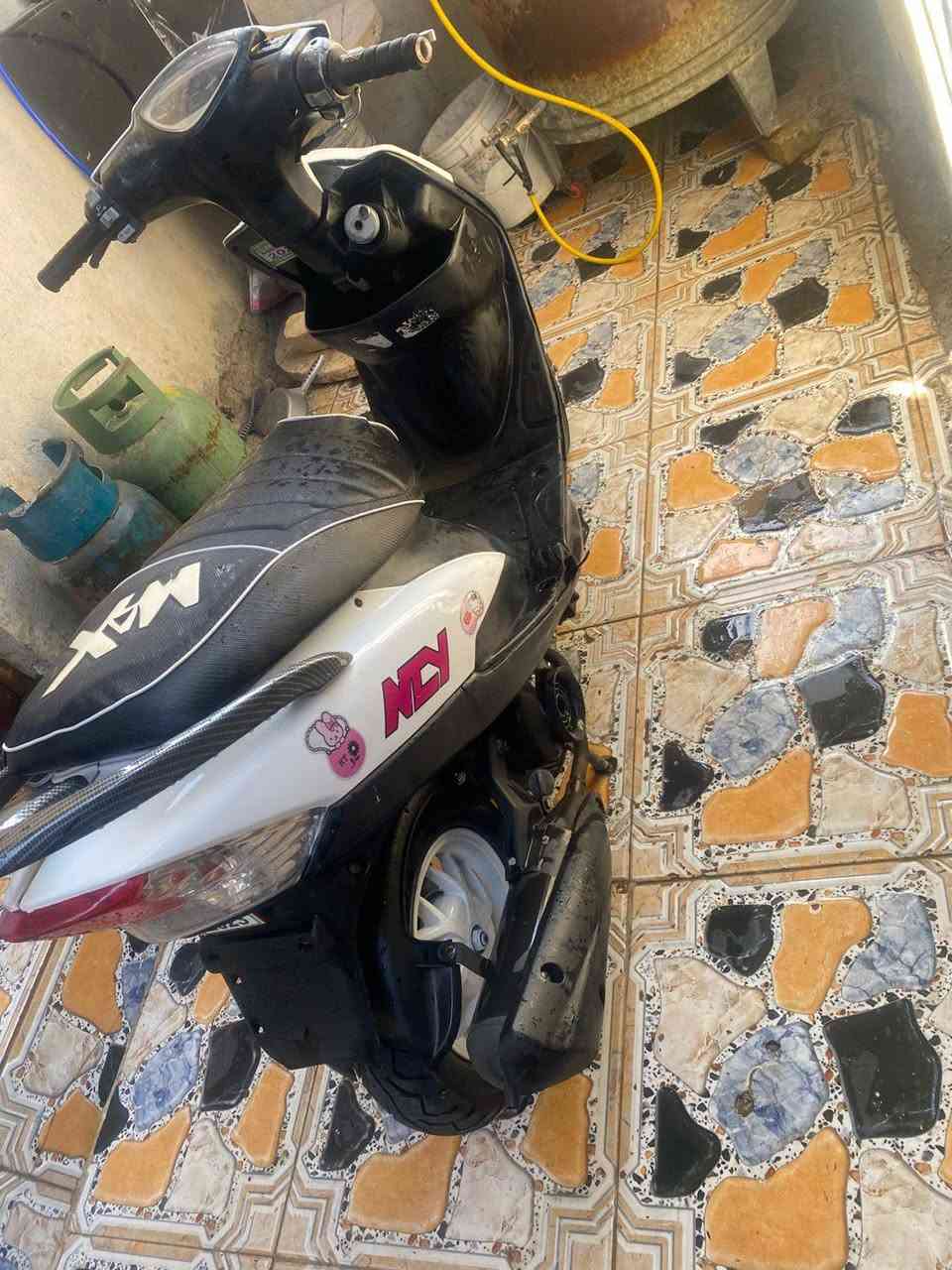 السلام عليكم دراجه للبيع ماكس عدله بوشه 50 مزوده وياله وشيال رياضي ويدات سلف هندر لايت اشاير كهربايات مكاني الناصريه مركز


**إذا كنت صاحب هذا الإعلان وتريد حذفه لأي سبب، رجاءا أرسل رسالة إلى الدعم الفني**