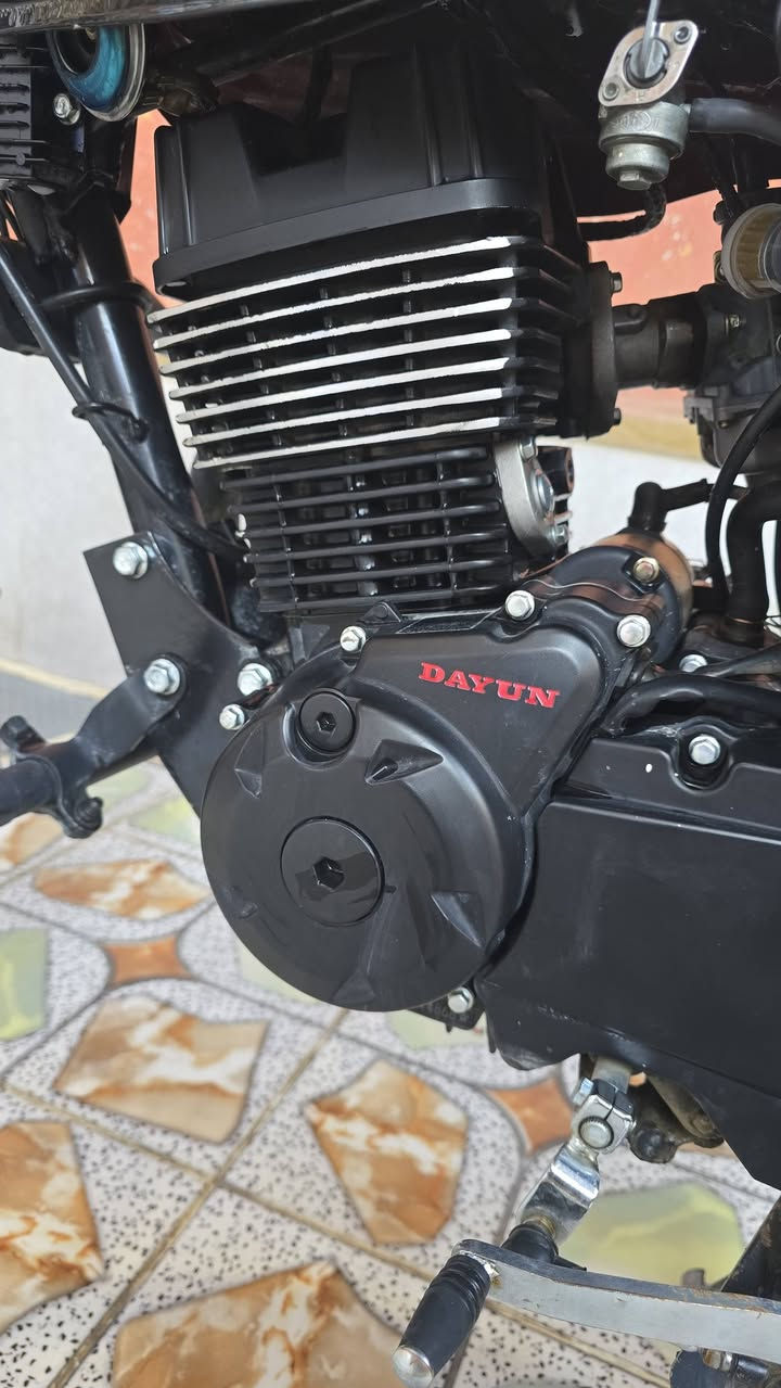 السلام عليكم
دايوان لايتي 2025 للبيع 
الدراجه كاملة مكملة اي نقص مابيها دهن امزويل جديد تايرات جدد الدراجة ماشية 8 الالف يعني زيرو 
رقم اربيل شرط التحويل 
ديالى المقدادية 
***********
