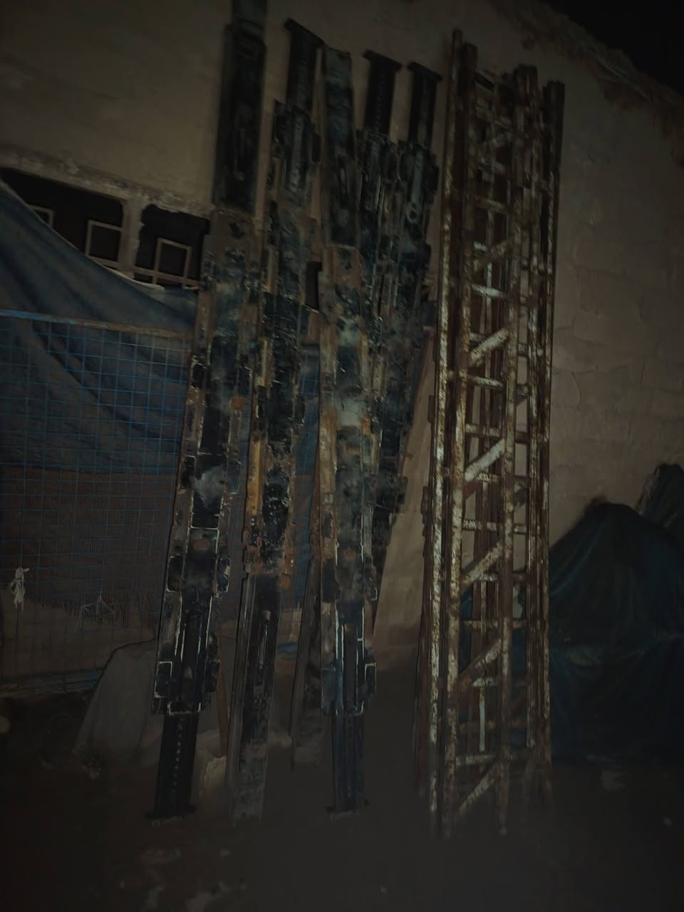 سلام عليكم
محجر عدد 8 ودنك اشمتز عدد 6مخلف كامل 
لبيع لاستفسار ***********
