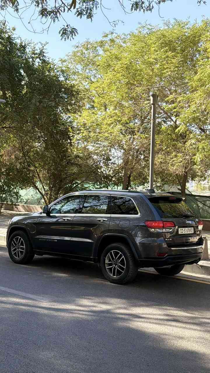 جيب 2020 لمتد
فول مواصفات فتحة 
حادثهة موضح بالصور
مكانهة بغداد الكرادة 
***********
بيع او مراوس 
197$
