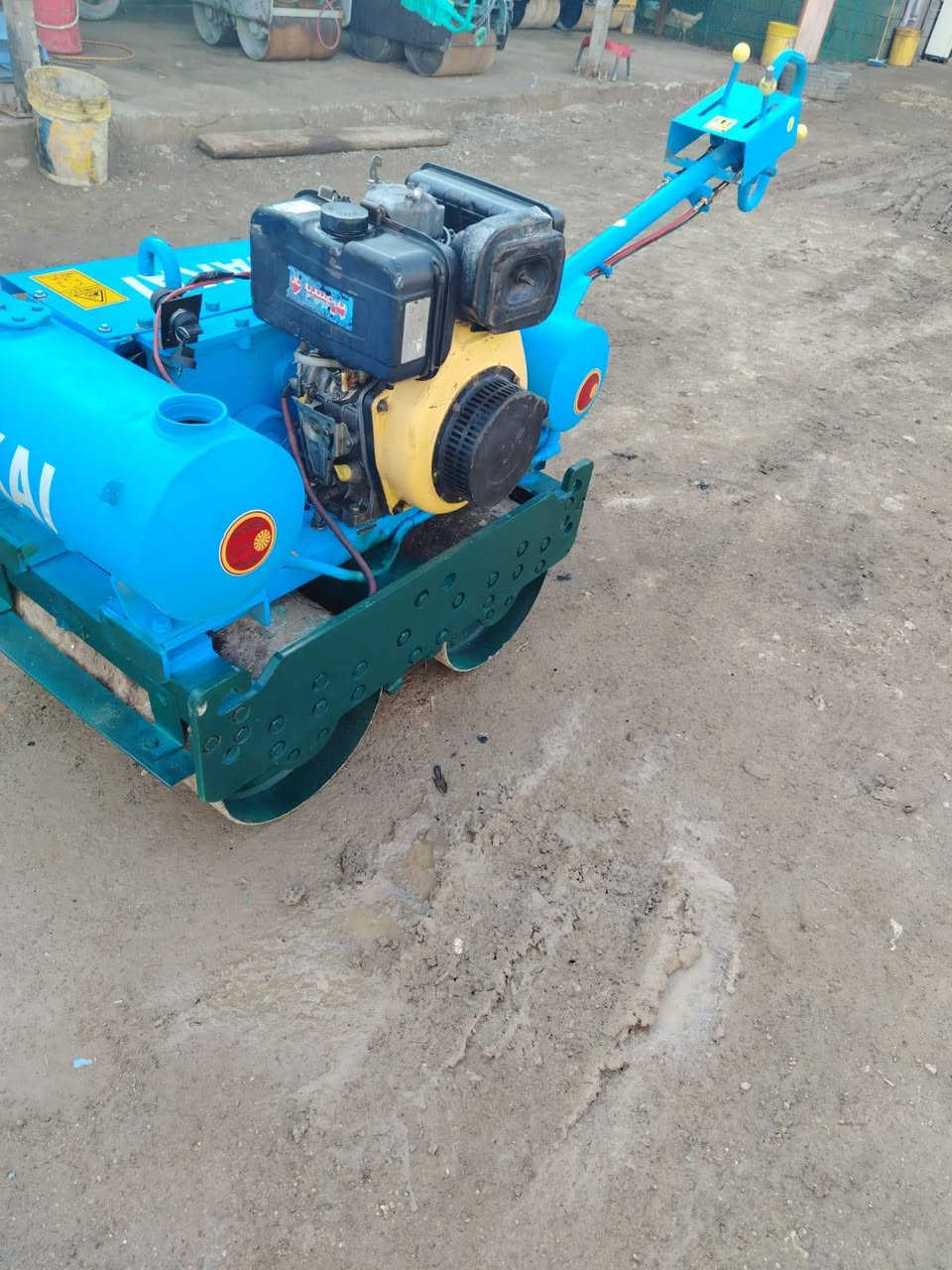 حادله ساكاي  ياباني 
محرك 13حصان كاز
قماجي جديد 
عرض 75سنتمتر 
هزاز شغال 
جاهزه للعمل نضيفه جدا 
مكاني واسط الكوت مركز المدينه الحي الصناعي
اي استفسار اتصل بلرقام 
اثير ***********
اسيا ***********
