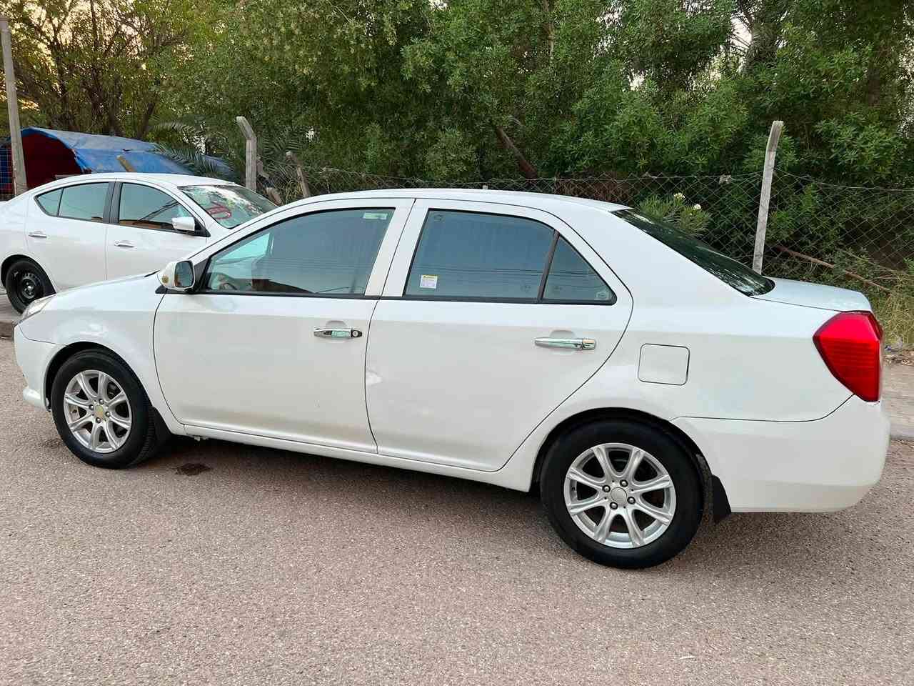 سلام عليكم سياره للبيع 

جيلي أم كي 2013 

 محرك 1600 كورلا بلاد كير عادي 
تبريد تدفئة شغال حداديه جديده تخم تاير جديد
مكفوله من اي ضربه قويه بدون حادث بيها رشات بسيطه 
رقم بغداد مشروع وطني باسمي مداور ثاني يوم  مكان نجف 
رقم ***********. واتساب 
رقم *********** هاتف 
 السعر 38 وبيها مجال
