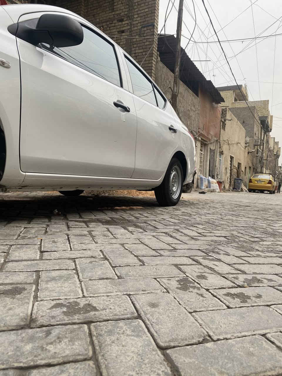 السلام عليكم 
نيسان سني هندي موديل 2022 السياره كفاله من الصبغ وتبديل وكير ومكينه كله كفاله السياره ع وضع الشركه رقم بغداد  
***********
