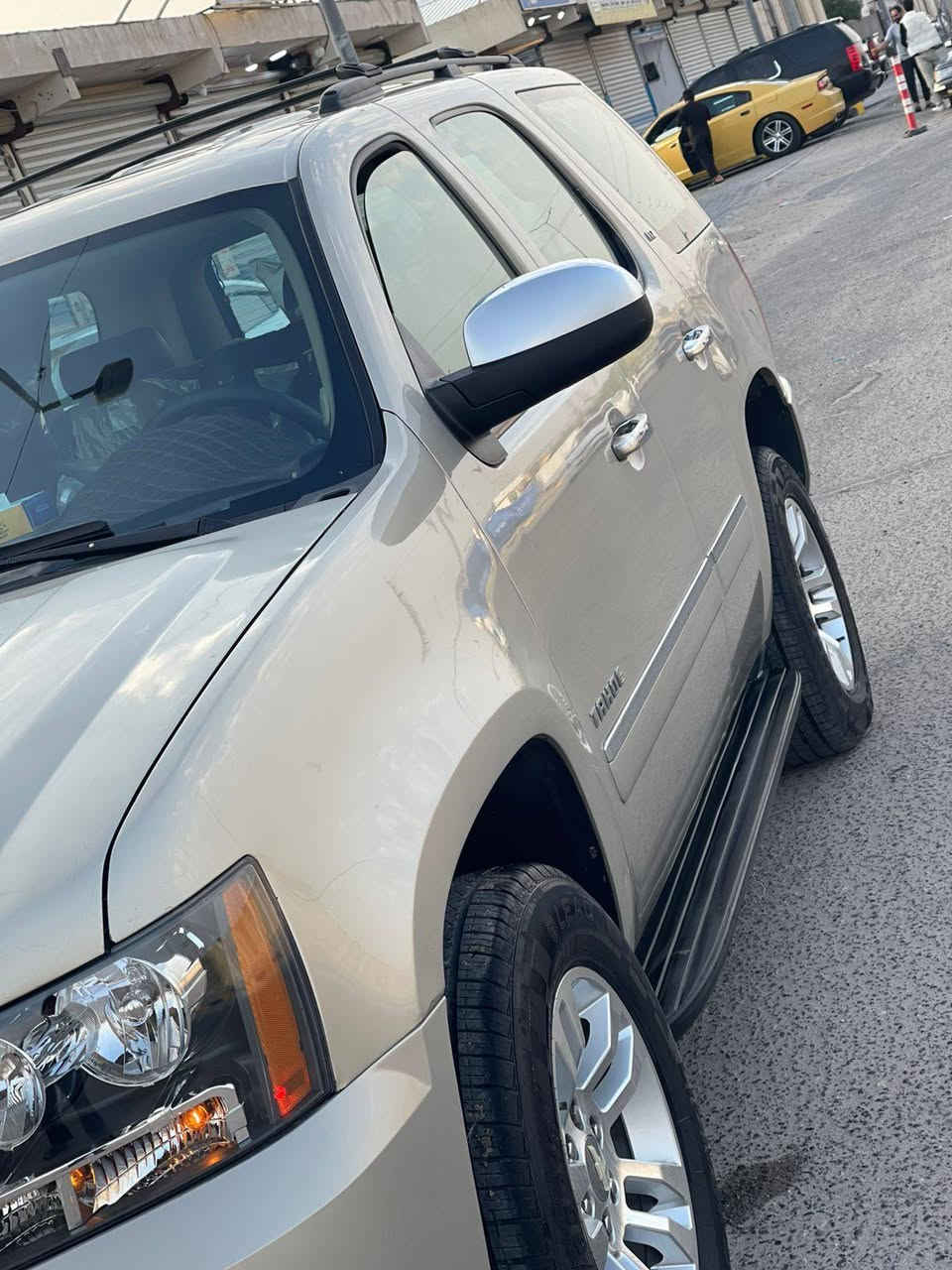 يالله ادوات ادوات ادوات تاهو بترا خليجي 2012 LTZ فول 1 ///1 حاوية كفالة من الكص  السياره متعوب عليه  شاشه كامره ثلاجه تاب تلفزيون فتحه سقف كشنات كهرباء صندوق كهرباء السياره شغاله  تخم تاير جديد ويل مال 17 حداده 100/100 كير مكينه بشرط متومه طبق الاصل جاهزه من كل النواحي اتعهد من السرقه والعشائر العنوان بصره
السعر 88 بيها مجال قليل *********** بدون مراوس بيع فقط
