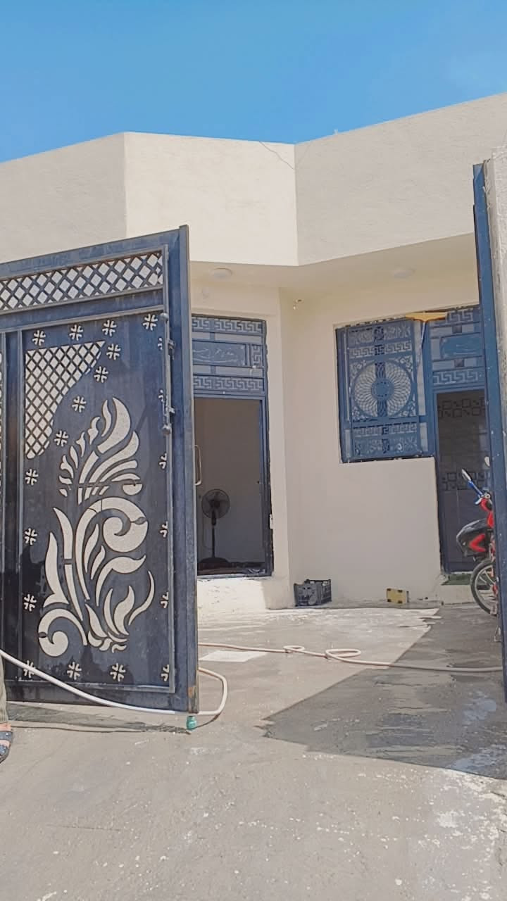 السلام عليكم بيت جديد بناء بلوك طابو زراعي وره مجمع رحاب مساحه 125لسعر 44 بي مجال
استفسار ***********
