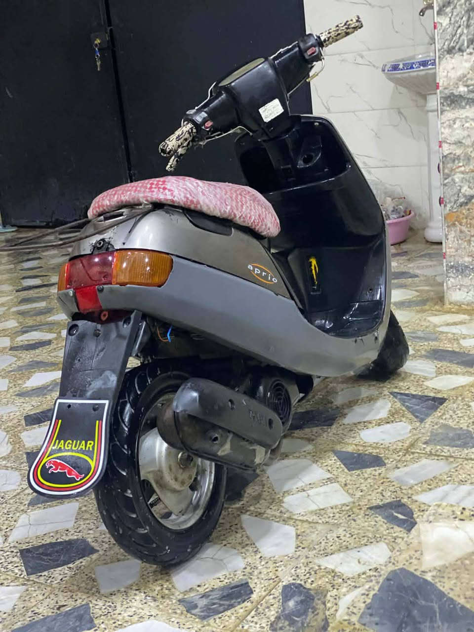 السلام عليكم ورحمة الله 👋
ماطور بوتين للبيع شرط شلعه ومعدل فول 
كهربائيات بس ربط نضافه كدام العين 
محرك مبدل بس بستم
السعر :225 وبي مجال للطيبين❤
الرقم: ***********
