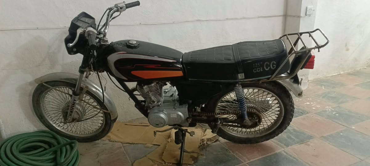 شوين كويه

بؤفرؤشتن نامي بةشةرت هةموو
گيرو مه كينه ي به شه رت  شتئ چركةي تيانيه تاية بؤتاية بةشةرت سعري200 هه زارو مه عامه له خوار هه مو بازار 
موشته ري تيل بكه 
*********** كويسينجاك, أربيل
