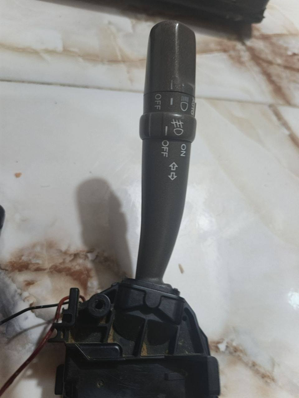 السلام عليكم
يده مال اشاره مال ملكه عادي

لكل الموديلات 

نظافه%100
للاتصال 
***********
