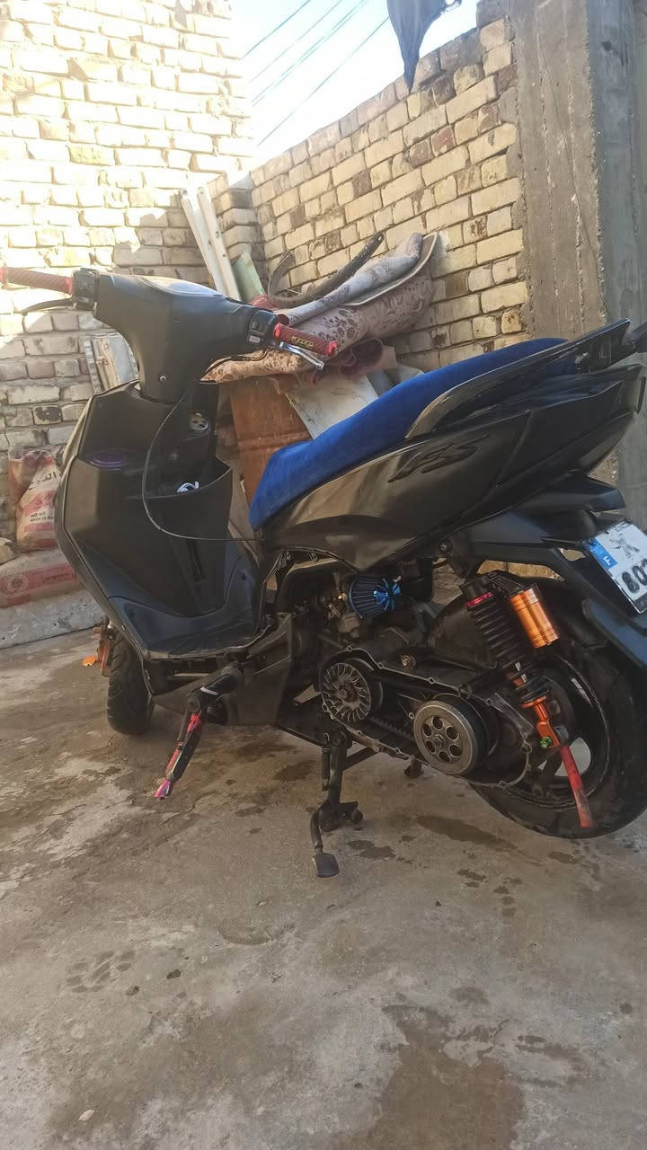 شلونكم FS ياباني 
مكينه مال ماكس عدله 
الدراجه كلشي ماعوزه اركع هندر وطلع وين مايعجبك 
المكينه مفتوحه 
مكاني الشافعيه  
الدراجه احلا من بصوره

السعر 250  وبيه مجال  متوازي على بيعته 
***********
