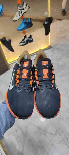 نايك ريننك سوبر ماستر فول نضافة 💯
قياس 43 نضافة 💯 بل 💯 
    صنع ڤيتنامي ✅🔥
اصدار حديث ✅ 
للاستفسار ماسنجر أو واتساب ***********
