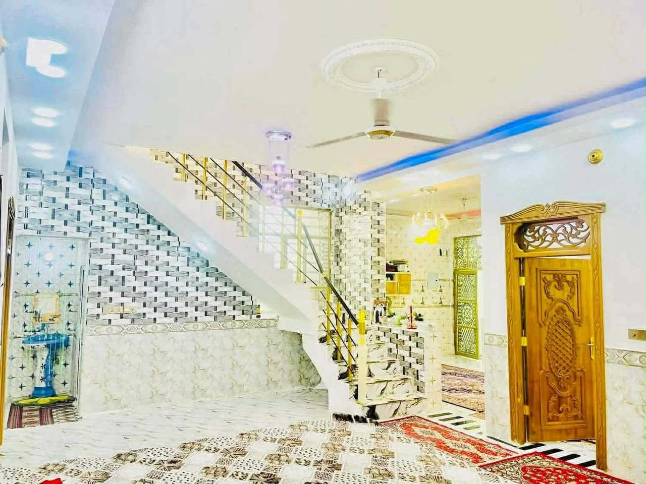 🏡 دار للبيع – النجف / مجمع بيتي الثاني
📐 مساحة: 200م
📜 طابو سند حر – طابق واحد

🔸 المحتويات:
• غرفتين 🛏️
• صالة 🛋️
• مطبخ 🍽️
• استقبال 👥
• صحيات عدد 2 🚿
• شغل مال جناي ✔️

💰 السعر: 128 وبِيه مجال
***********
