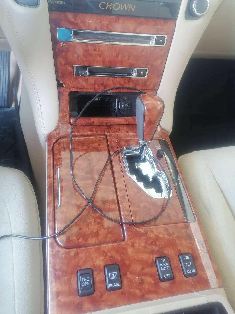 سلام عليكم سياره للبيع اصولي رقم بصره دخول جديد شاصي 182 دكم 3 ولي عنده ملكه يراوس بيه ***********
