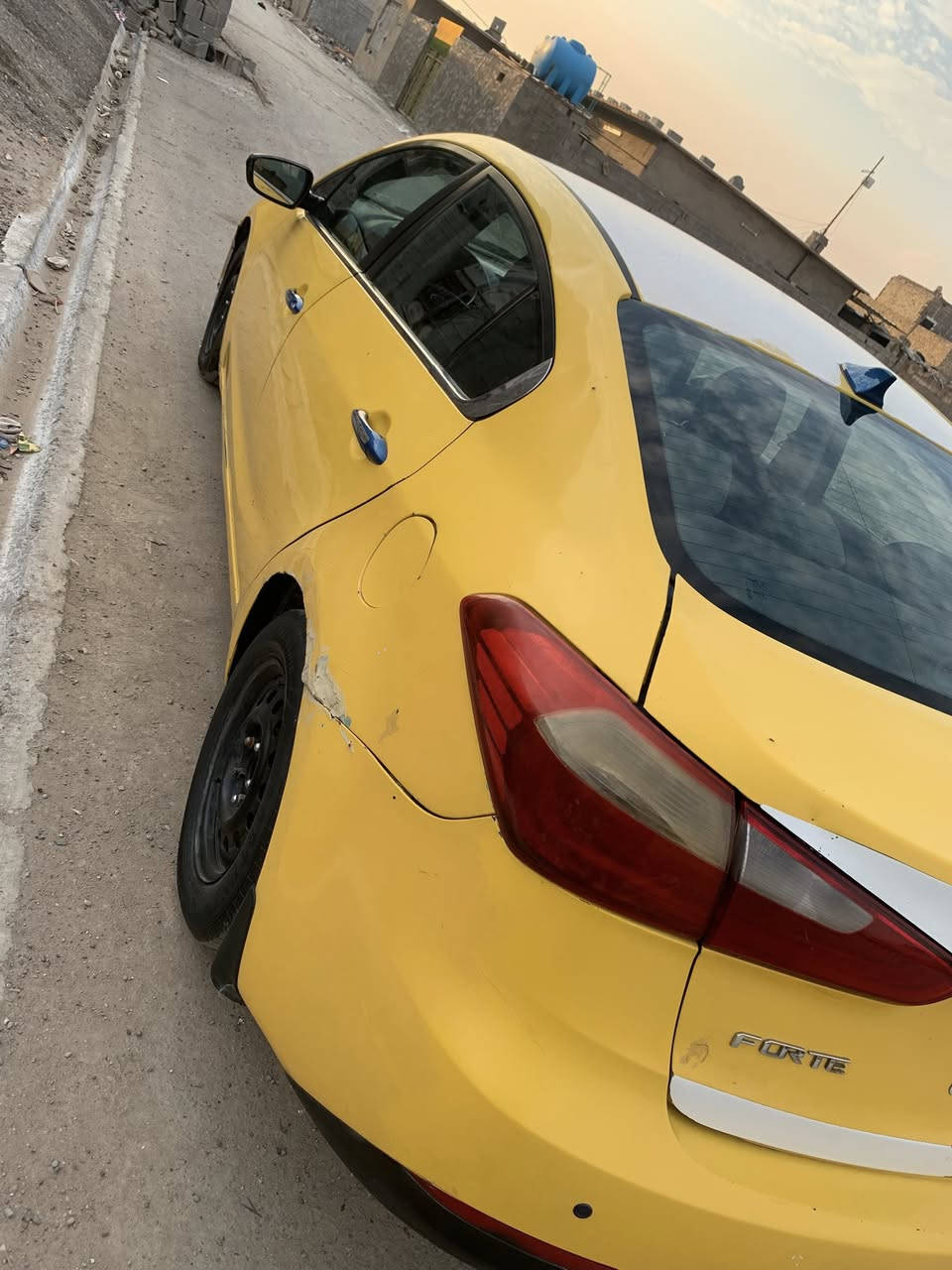 يا الله السلام عليكم فورتي موديل 2015 نص فول تحكم ستيرن جهتين مري شفط شاشه اعطال 3 وضعيات قيادة رقم بغداد بسمي بيها جاملغ امامي صفحه السايق حادث امريكا وجاملغ خلفي صفحه السايق هنا بالعراق مكينة 1800 دوش قبل شهر شديتها السعر 90 وبيها مجال قليل كلش العنوان بغداد مدينة الصدر رقم ***********
