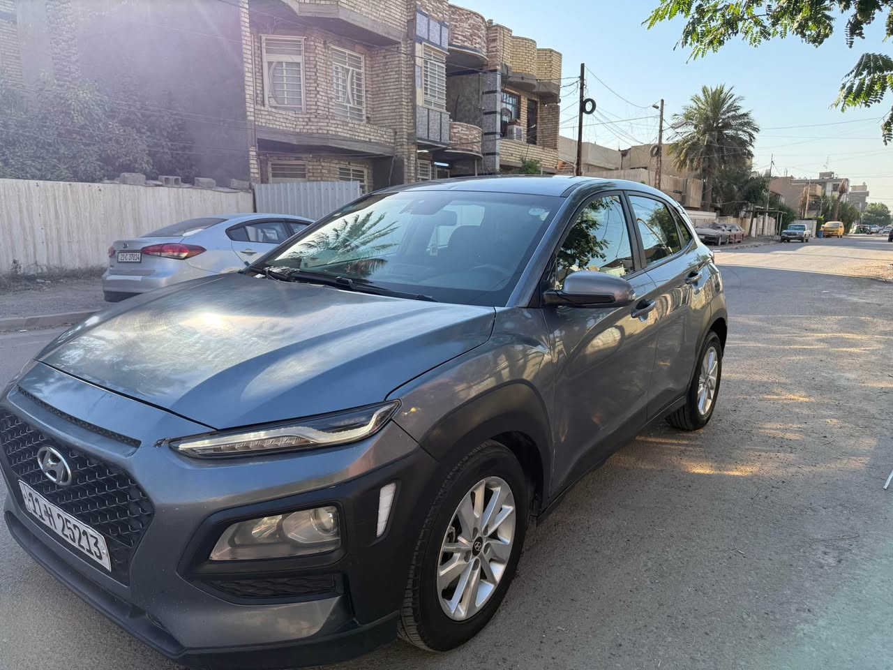 كونا موديل ٢٠١٩
رقم بغداد دولي 
مكينة ٢٠٠٠ دوش 
تحكمات جهتين 
شاشة بلاديه 
كامره 
تبريد شغال 
انظمه قياده 
السياره مصبوغه عام 
حادثها بأمريكا واكع على القماره شجره وصابغيها كلها بدون دواخل يعني مكفوله السياره مامكلوبه ولامجفيه ولا بيها كص 
السعر ٩٤ 
مكاني الدوره 
*********** بغداد, العراق
