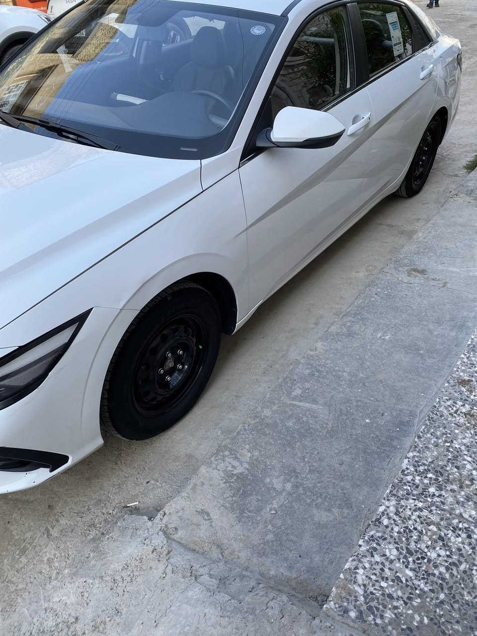 السلام عليكم للبيع النترا تجميع صيني مديل 2024 السياره كلشي ما مصلح بيه عل وضع البلاد بس بيه ملاحضات طخه بل جاملغ الامامي جه السايق وشخط بلباب الخلفي وبيه رصعات بلباب وره سايق وطختين بل دوسه بس هذني الباقي كفاله ماشيه ميه وستالاف تحويل او وكاله السياره باسمي  (السعر 134 ) وبيه مجال مكاني بغداد البياع تقاطع درويش  (***********)ما متواجد خاص شرط التحويل 
تخم ويل 15 وتاير جديد
