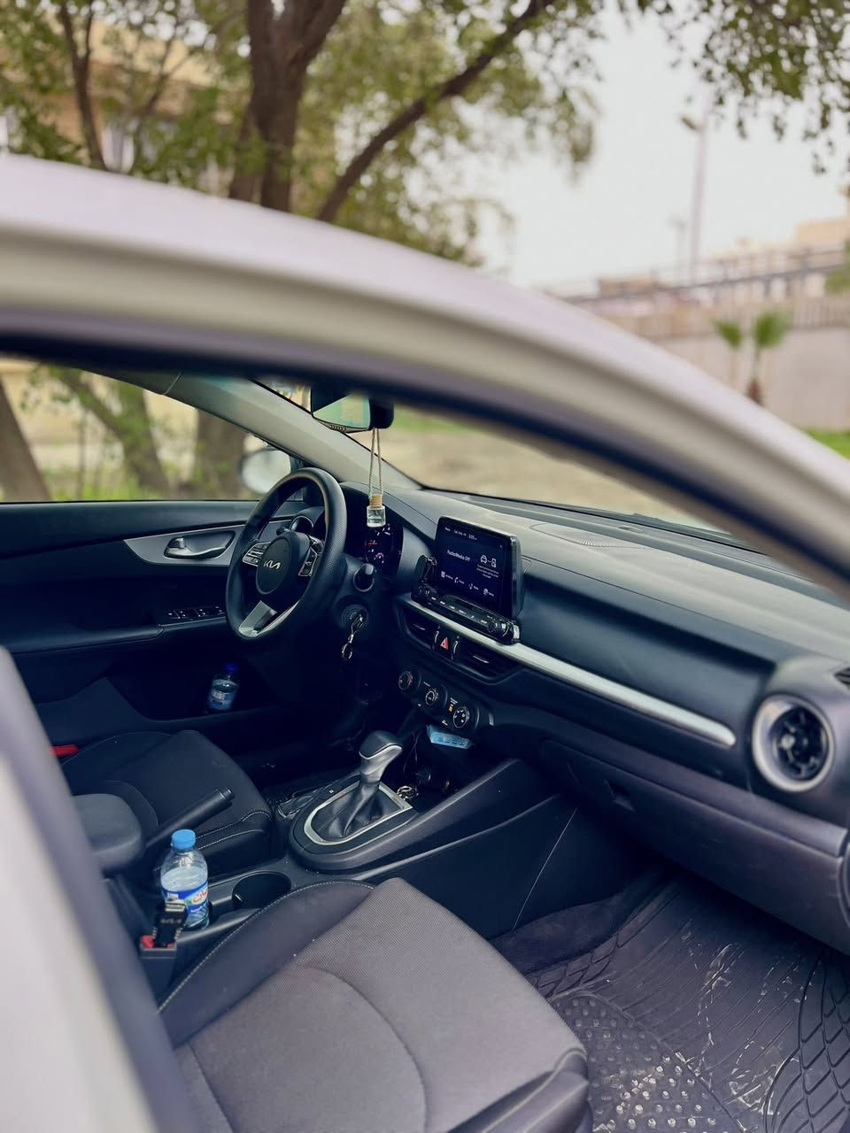 السلام عليكم
كيا فورتي 2023 LX وارد امريكي 
حادث سطحي جداً  بدون دواخل بدون ايرباكات وقطعها كلها بلاد
تعديل نص جامرلغ سكن امامي مع صبغ ربع بونيد فقط وهذا رقم الشاصي3kpf24ad5pe538630 السيارة جديدة جداً
المواصفات: 
تحديد مسار 
تحكم ستيرن 
شاشه كار بلي
داخل لونين اسود ورصاصي
بلاجكتور 
مانع انزلاق
٣ انضمة قيادة
كامره دوارة
مثبت سرعة
قيادة ذاتية 
محرك  2000 دوش
رقم سليمانية سنوية ل2029 هزة جديد السيارة بأسمي تحويل او وكالة  ماشية 51 الف كيلو ومعها بطاقة بانزين
السعر 160 وبيها مجال بسيط للشراي 
مكان السيارة كركوك للأستفسار *********** السيارة للبيع فقط

