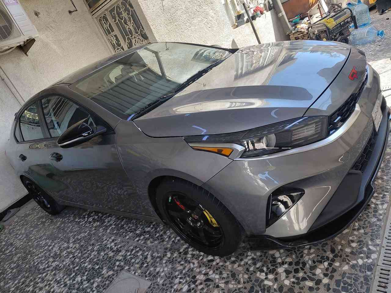 السلام عليكم كيا فورتي 2023 لبيع او مراوس
معوقين بصرة بعدها ما مسجله اتاني قرار تسجيل وكاله عامه
 لبيع او مراوس  بيها اربع قطع تبديل وصبغ بدون شواصي 
مكينه 2000 دوش سعرها 120 سياره حلوه ومرتبه
تصال ***********/***********
