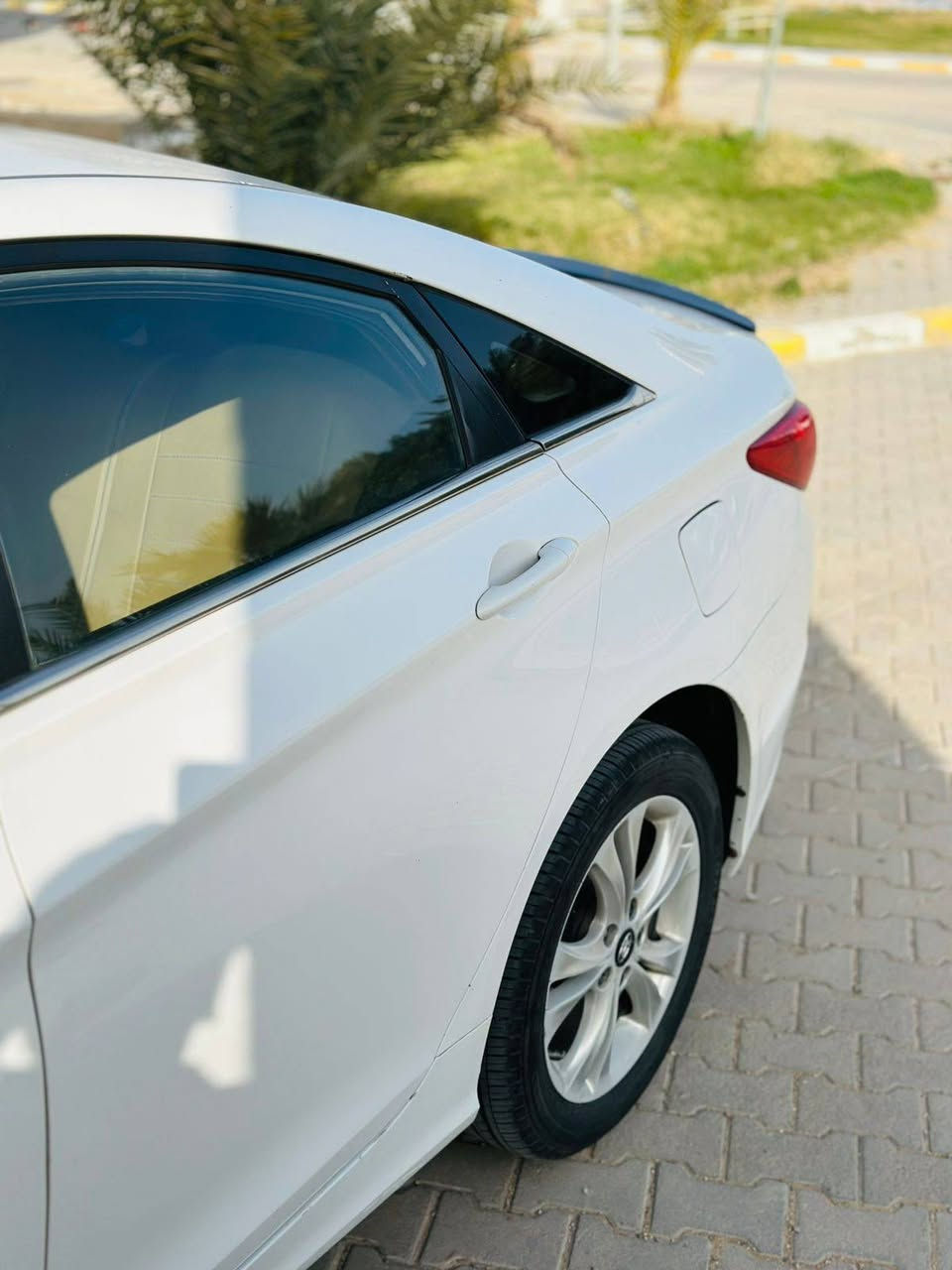 سوناته موديل ٢٠١٢. مكفوله باب صدر مفتوح لا ضربه ولا اي شي مراوس بصني ٢٥ زيرو ***********  نجف
