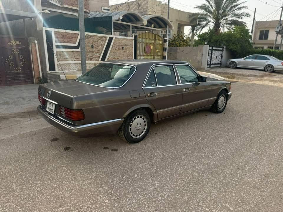 من رخصة الادمن مارسدس ٣٠٠ موديل ٩١ رقم بغداد بسمي سنويه جديده ورقم جديد بدون تعمير السياره بلادية  فقط صبغ  سلايد روف طكتين مكينه وكير جدد بدون تبخير  جاهزه من حداديه تبريد شغال  كشتات كهربا  غرفته
 البلادية هاي  جلد جوزي  دواخل المكينه والجنطه جدد  بس السلايد يطكطع الدكمه مالته ايرادله تنضيف يمكن  مكاني بابل مسيب *********** وليد  عارضهة ٧٨ وبيهة مجال ع الشوف لحد يعاملني بالتليفون السياره مو سعرهه رخيصه عارضهة
