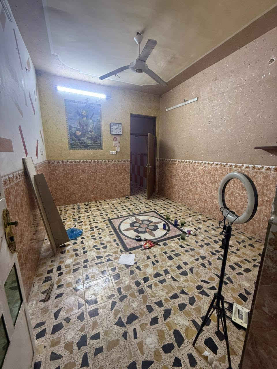 السلام عليكم
يوجد بيت للإيجار مساحة ٧٥
يتكون من استقبال وغرفتين ومطبخ وخدمات
للاستفسار ع خاص او الاتصال

***********

العنوان منطقة الانتصار / التصنيع
