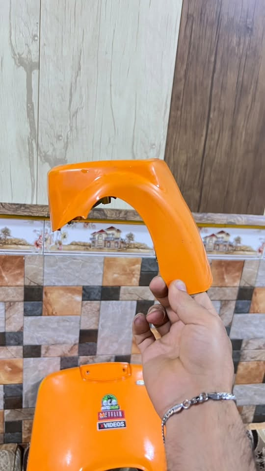 سلام عليكم كفر بوليسي بلادي لون مميز كلشي مابي نضيف وحلو سعره ٣٥ وبي مجال  وكاسحه مال بوليسي بلاديه مو تجاريه ب١٥ مكاني بصره تقاططع الكزيزه قرب محكمت الكزيزه رقم هـ/*********** متواجد وتساب
